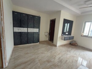 Room in 1 BHK Apartment at Golden Tulip Kondapur, Kondapur – for Rent
