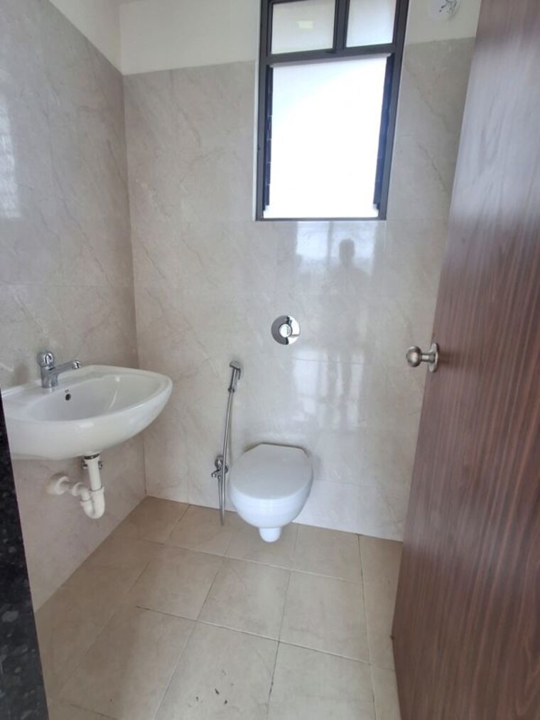 Bathroom, skyi-star-city-centre 3 Bedroom 1100 Sq.Ft. Apartment In Dhayari Pune 10498223
