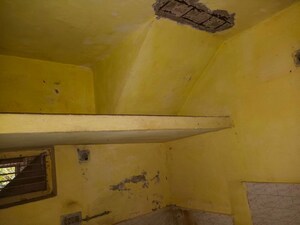 Room in  Independent House at Vadodara – for Sale