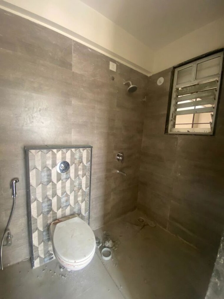 Bathroom, urban-skyline-phase-1 2 Bedroom 750 Sq.Ft. Apartment In Ravet Pune 10498350
