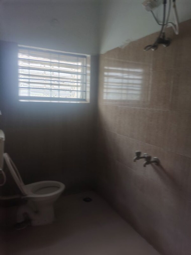Bathroom, pearl-residency-bellandur 1 Bedroom 450 Sq.Ft. Apartment In Bellandur Bangalore 10498372