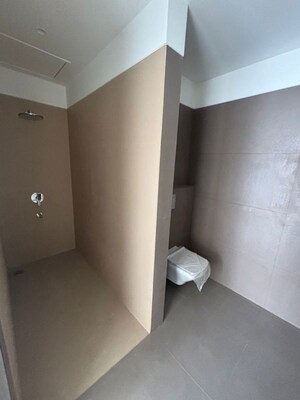 Room in 4 BHK Independent House at Shalimar One World Valencia County, Gomti Nagar – for Rent