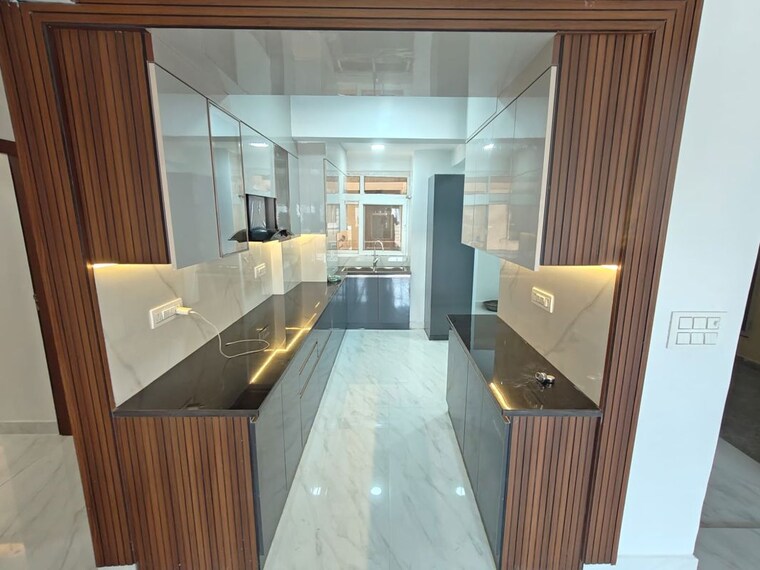 Kitchen, paras-tierea 3 Bedroom 1580 Sq.Ft. Apartment In Sector 137 Noida 10493588
