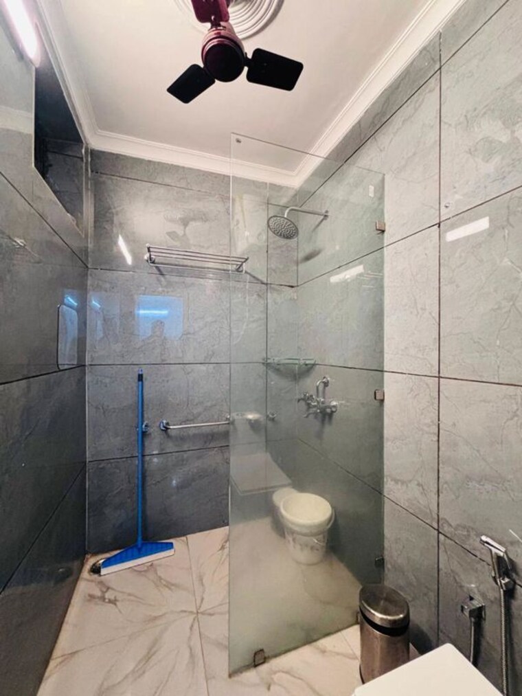 Bathroom, omaxe-panorama-city 6 Bedroom 170 Sq.Yd. Independent House In Vasundhara Nagar Bhiwadi 10498404