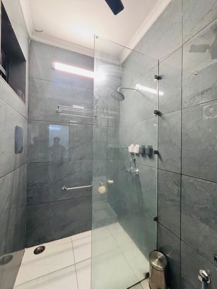 Bathroom, omaxe-panorama-city 6 Bedroom 170 Sq.Yd. Independent House In Vasundhara Nagar Bhiwadi 10498404