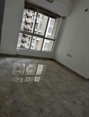 Room in 1 BHK Apartment at Lodha Amara, Kolshet Road – for Sale