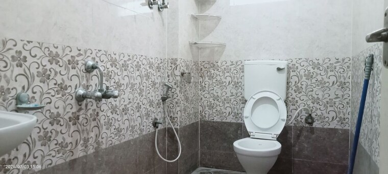 Bathroom, bm-magnolia-park  1230 Sq.Ft. Apartment In Whitefield Bangalore 10498492