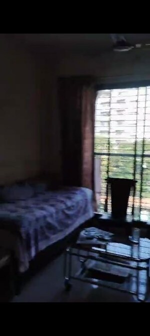 Bedroom in 2 BHK Apartment at Kurla West – for Rent