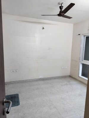 Room in 1.5 BHK Apartment at Dosti West County, Balkum Pada – for Rent