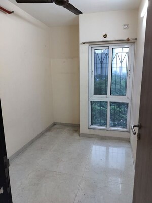 Room in 1.5 BHK Apartment at Dosti West County, Balkum Pada – for Rent