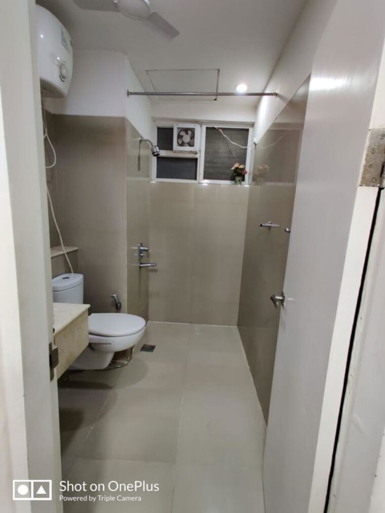 Bathroom, emaar-the-palm-drive-the-premier-terraces 3.5 Bedroom 2210 Sq.Ft. Apartment In Sector 66 Gurgaon 10498517