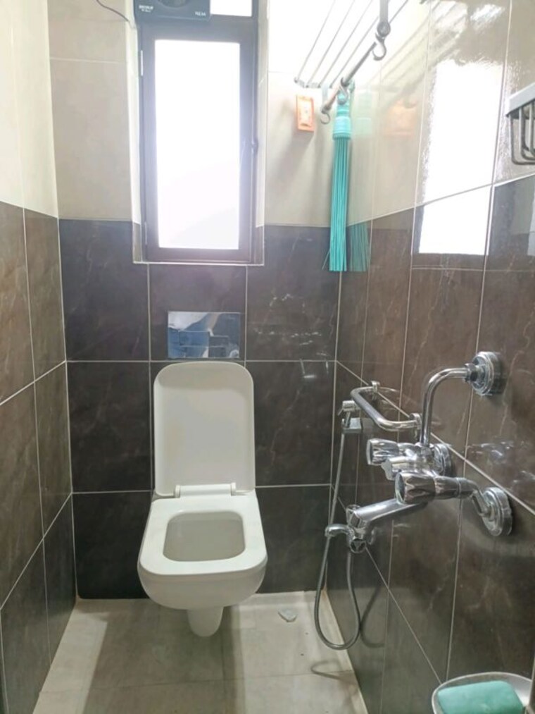Bathroom, thakur-gayatri-satsang 1 Bedroom 595 Sq.Ft. Apartment In Kandivali East Mumbai 10498528