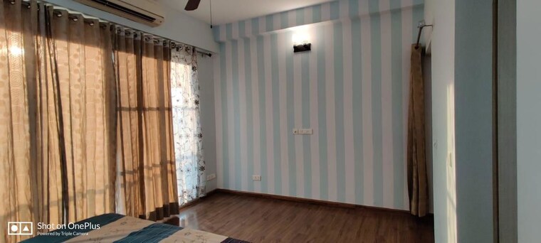 Room, emaar-the-palm-drive-the-sky-terraces 3.5 Bedroom 3310 Sq.Ft. Apartment In Sector 66 Gurgaon 10498549
