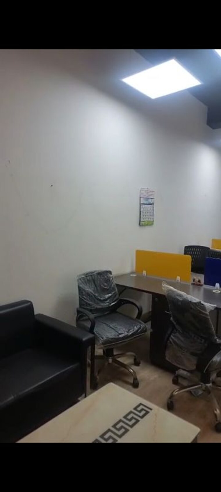 Living Room, sector 63 Commercial Office Space 600 Sq.Ft. In Sector 63 Noida 10498547