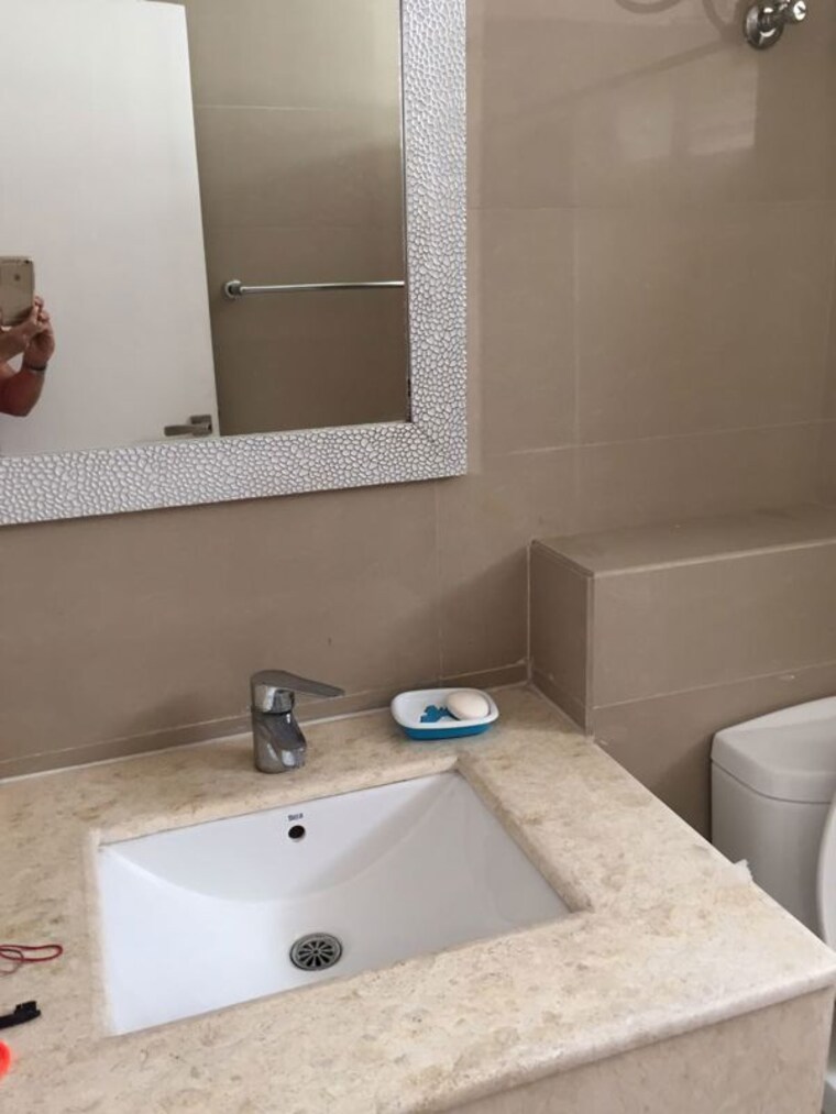Bathroom, emaar-the-palm-drive-the-sky-terraces 4 Bedroom 3810 Sq.Ft. Apartment In Sector 66 Gurgaon 10498554