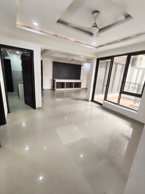 Room in 3.5 BHK Apartment at Logix Blossom County, Sector 137 – for Rent