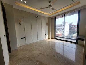 Room in 4 BHK Apartment at Eros Rosewood City, Sector 49 – for Rent