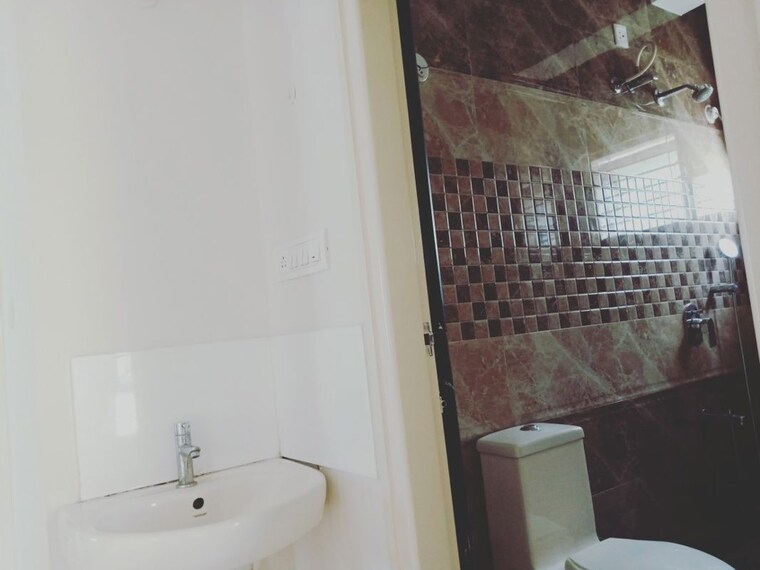 Bathroom, jp nagar 2 Bedroom 1200 Sq.Ft. Builder Floor In Jp Nagar Bangalore 10498217