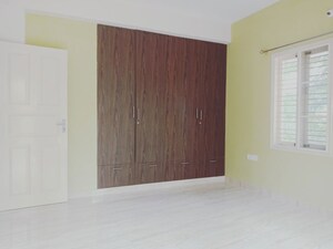 Room in 2 BHK Builder Floor at Jp Nagar – for Rent