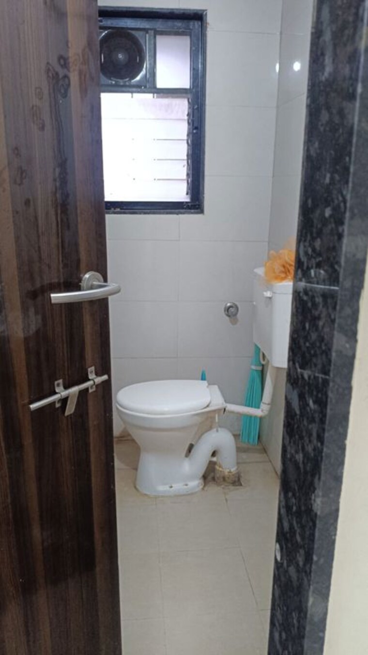 Bathroom, m-d-shambhu-vihar 1 Bedroom 550 Sq.Ft. Apartment In Aundh Pune 10498636
