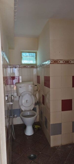 Bathroom in 1 BHK Builder Floor at Halasuru – for Rent