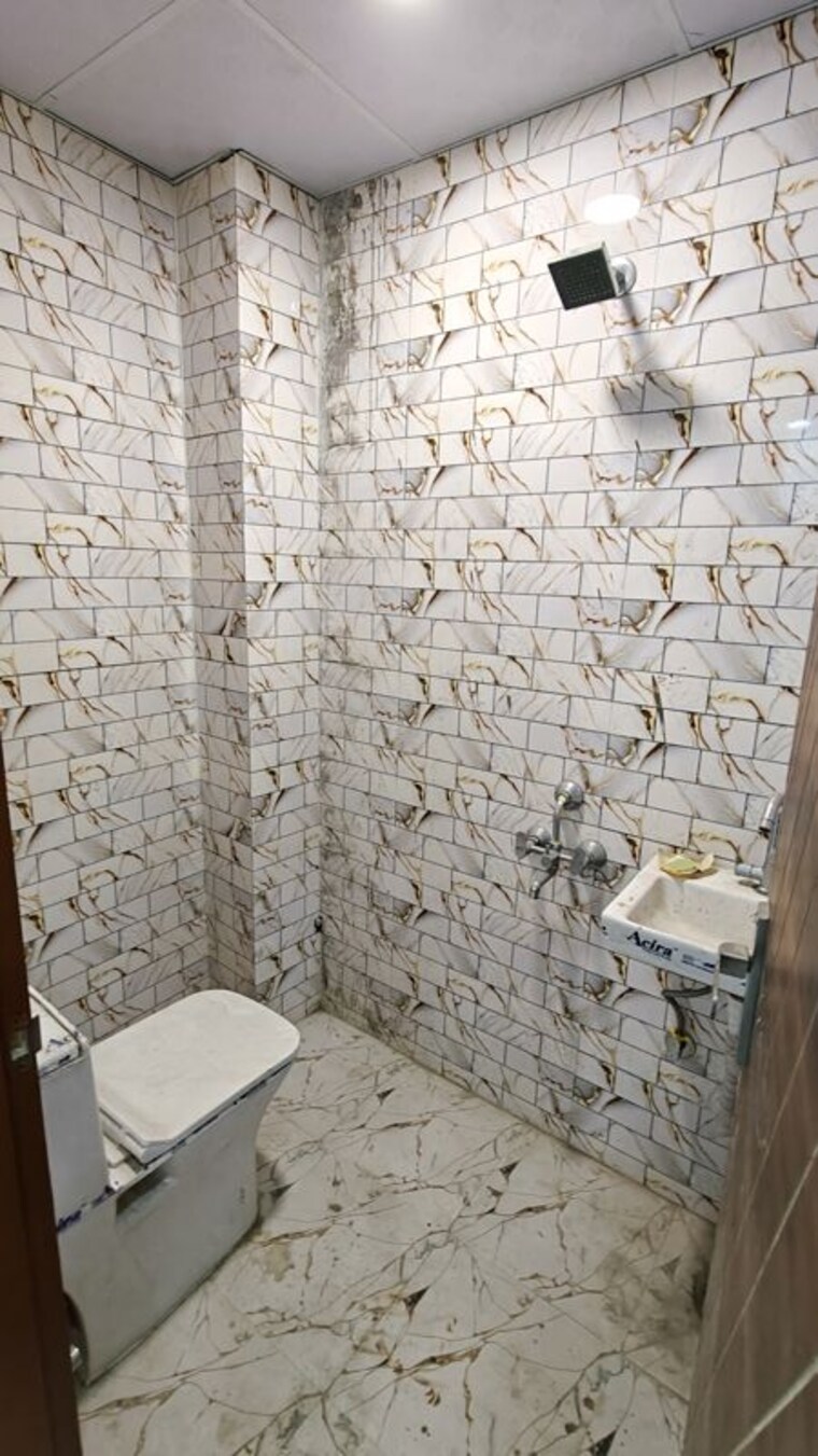 Bathroom, malviya nagar 2 Bedroom 1000 Sq.Ft. Builder Floor In Malviya Nagar Delhi 10498638