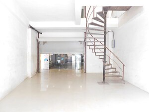 Furnished Amenities in  Showroom at Malad East – for Rent