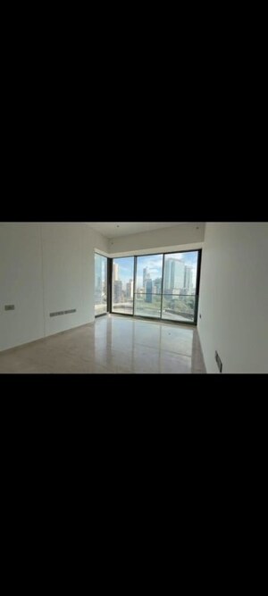 Room in 4 BHK Apartment at Rustomjee Crown, Prabhadevi – for Rent