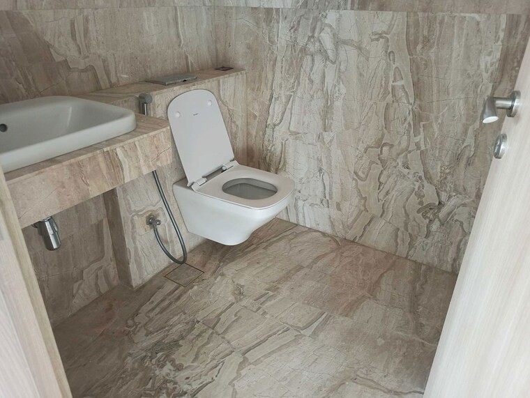 Bathroom, rustomjee-crown 4 Bedroom 2132 Sq.Ft. Apartment In Prabhadevi Mumbai 10498707