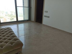 Room in 4 BHK Apartment at Rustomjee Crown, Prabhadevi – for Rent