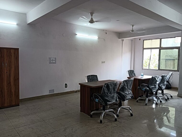 Team Area, mayur vihar Commercial Office Space 1050 Sq.Ft. In Mayur Vihar Delhi 10498739