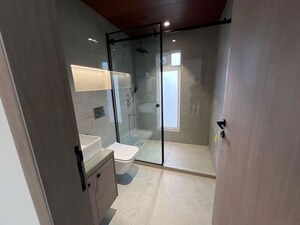 Bathroom in 4 BHK Apartment at Lokhandwala Minerva Mahalaxmi, Mahalaxmi – for Rent