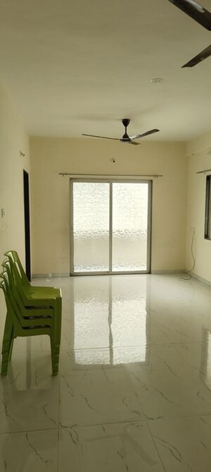 Room in 2 BHK Apartment at Gurukrupa Corner, Kharadi – for Rent