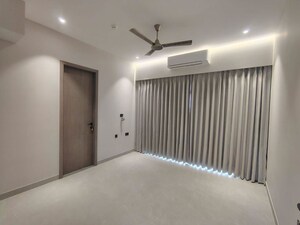 Building Lobby in 4 BHK Apartment at Lokhandwala Minerva Mahalaxmi, Mahalaxmi – for Rent