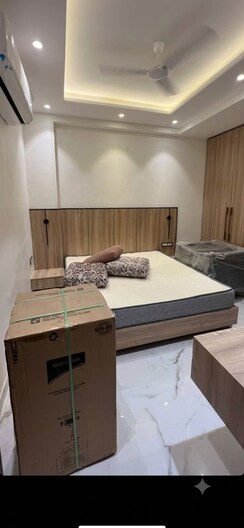 1 RkBuilder Floor For Rent in Sector 52