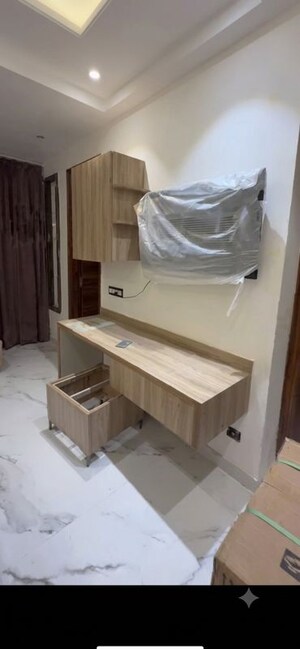 Team Area in 1 RK Builder Floor at Sector 52 – for Rent