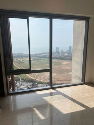 Room in 3 BHK Apartment at Piramal Mahalaxmi, Mahalaxmi – for Rent