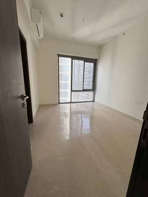 Room in 3 BHK Apartment at Piramal Mahalaxmi, Mahalaxmi – for Rent