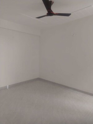Room in 2 BHK Builder Floor at Sector 7 – for Rent