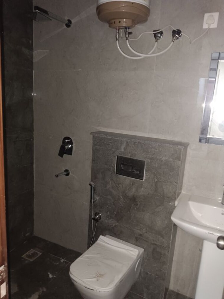 Bathroom, sector 4 3 Bedroom 2150 Sq.Ft. Builder Floor In Sector 4 Gurgaon 10498830