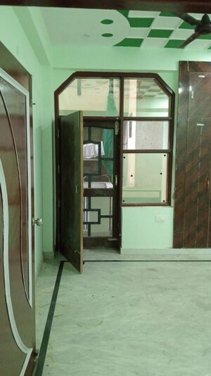 Building Lobby in 3 BHK Builder Floor at Sector 9 – for Rent