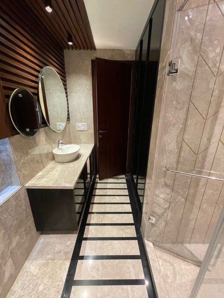 Bathroom, safdarjung enclave 3 Bedroom 1800 Sq.Ft. Builder Floor In Safdarjung Enclave Delhi 10498861