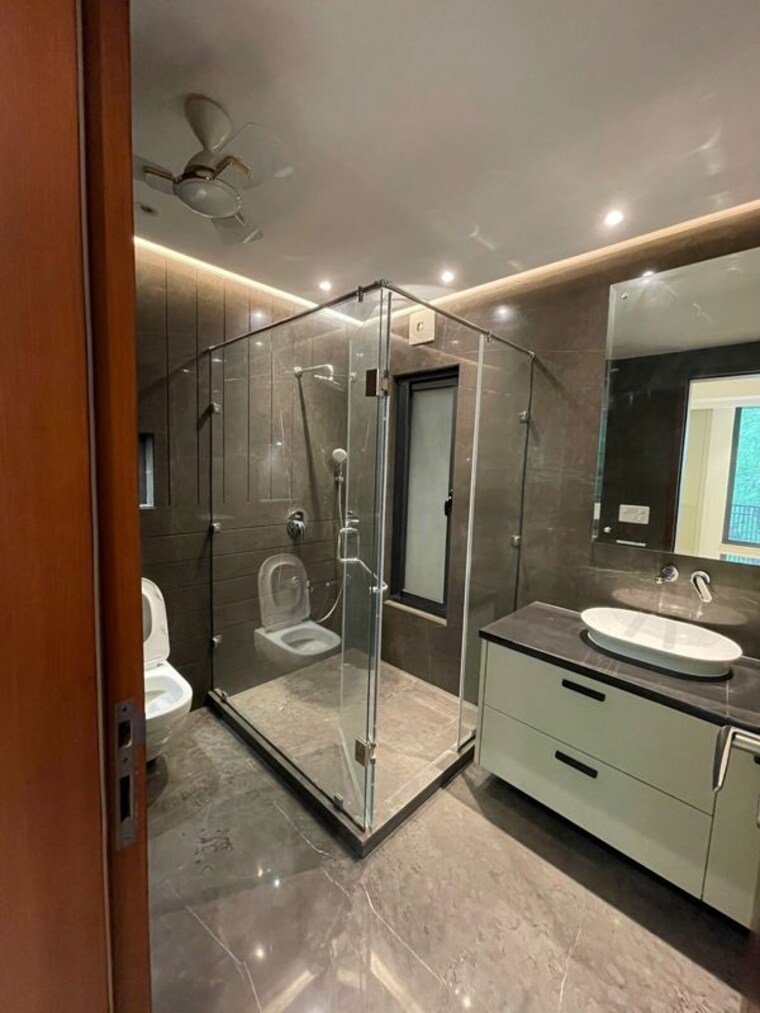 Gym, safdarjung enclave 3 Bedroom 1800 Sq.Ft. Builder Floor In Safdarjung Enclave Delhi 10498861