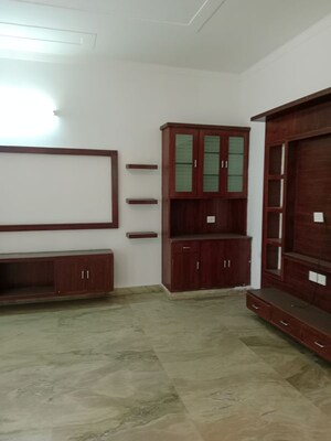 Room in 3.5 BHK Builder Floor at Ansals Sushant City – for Rent
