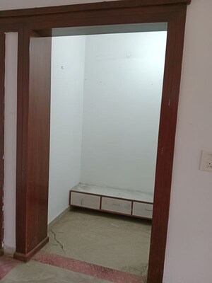 Room in 3.5 BHK Builder Floor at Ansals Sushant City – for Rent