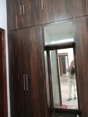 Furnished Amenities in 3.5 BHK Builder Floor at Ansals Sushant City – for Rent