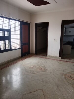 Room in 2 BHK Builder Floor at Ansals Sushant City – for Rent