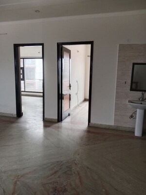 Room in 2 BHK Builder Floor at Ansals Sushant City – for Rent