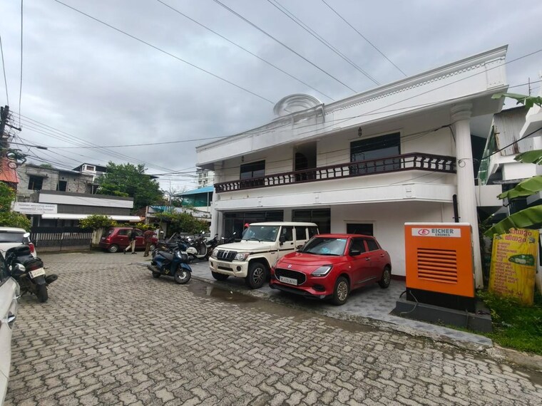  Parking, panampally nagar Commercial Shop 1350 Sq.Ft. In Panampally Nagar Kochi 10498869