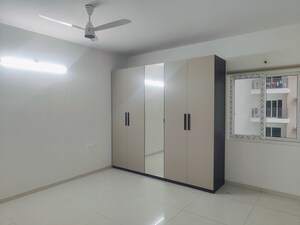 Room in 3 BHK Apartment at Aparna Zenon, Puppalaguda – for Rent
